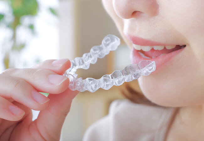 目立たない矯正をしたい