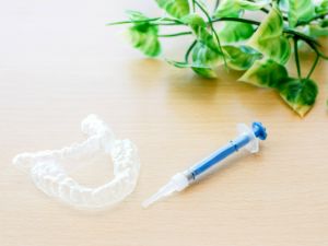 マウスピースとホワイトニングジェル